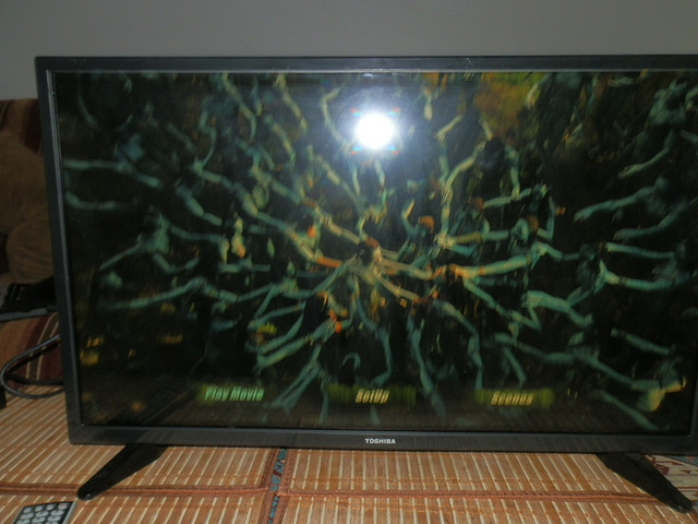 Toshiba 32 LED 720 60 Hz 2 HDMI: component, digital optical in TVs in Dartmouth - Image 4