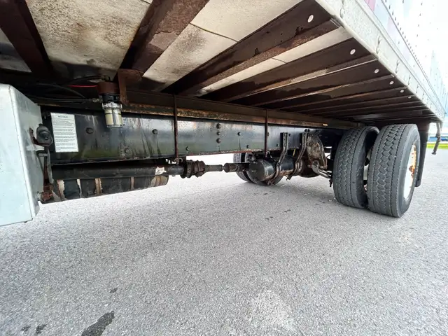 2016 freightliner m2 18’ reefer truck in Heavy Trucks in Napanee - Image 5