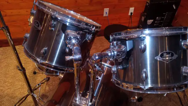 Pearl Export Series 5 Piece Drum Kit w/Hardware & Cymbals in Drums & Percussion in Kitchener / Waterloo - Image 6