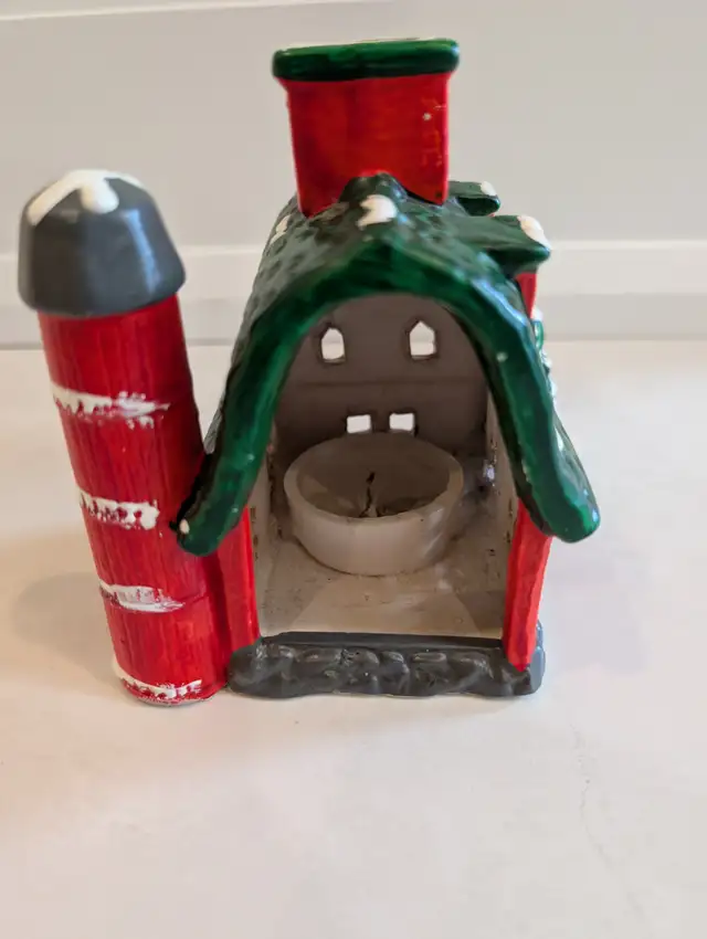 Christmas Village Ceramic Red Barn Tealight lit in Holiday, Event & Seasonal in Markham / York Region - Image 5