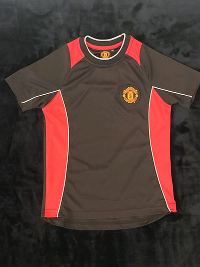 Authentic Manchester United soccer jersey
Mint
Youth small
$25, View more
