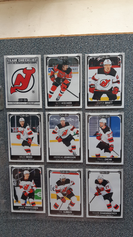 2021-22 O-PEE-CHEE New Jersey Devils Complete team with Rookies dans Art et objets de collection  à Lévis - Image 2