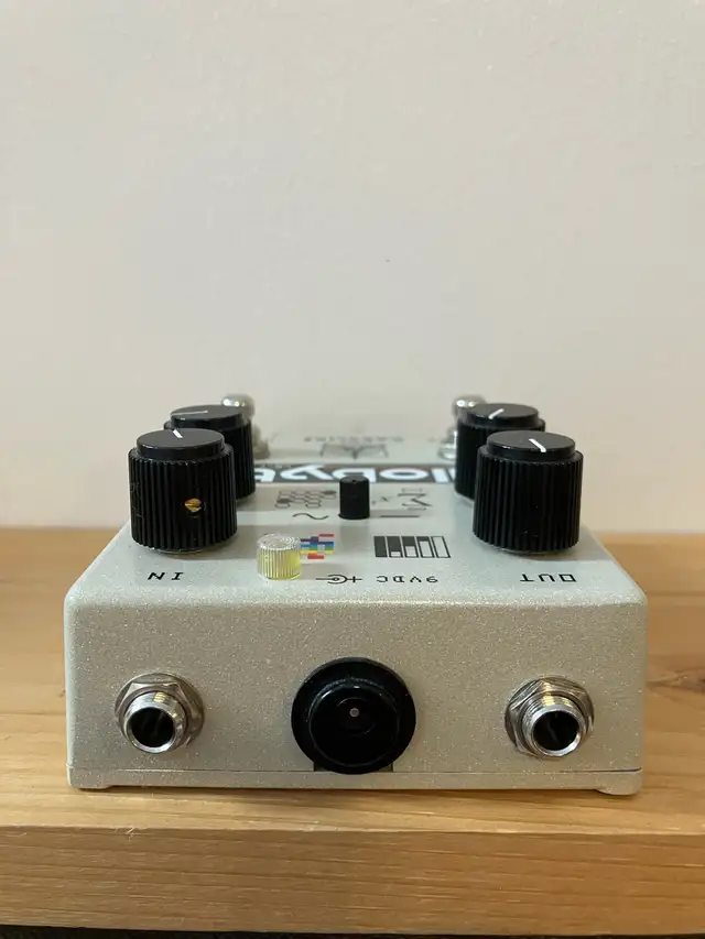 Caroline Guitar Company Kilobyte Lo-Fi Delay Pedal in Amps & Pedals in City of Montréal - Image 6