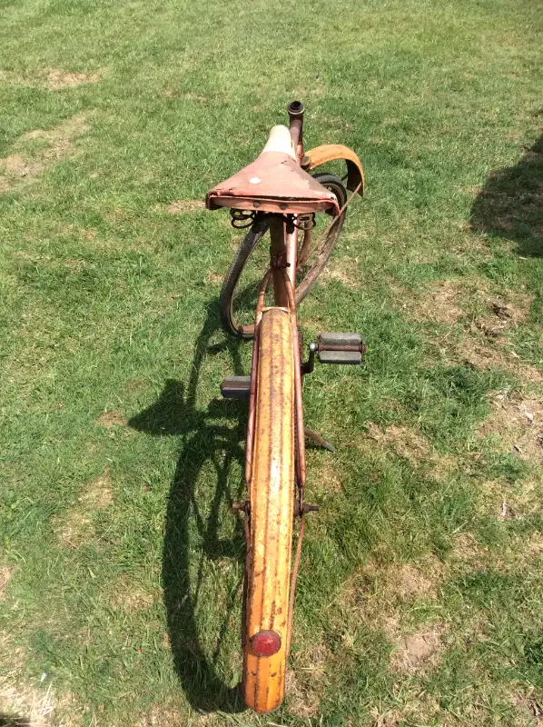 VINTAGE CCM BICYCLE...$160..CANDLE, ROTARY PHONE, INSULATORS in Road in Hamilton - Image 5