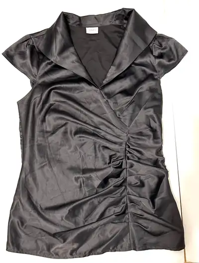 Size MEDIUM, Suzy Shier grey colour blouse, View more