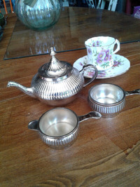Teapot, Milk & Sugar for 1