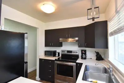 3bdrm townhouse-Aug 1