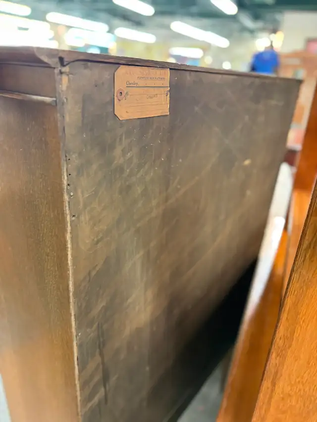 Vintage solid wood display cabinet  in Hutches & Display Cabinets in Edmonton - Image 7