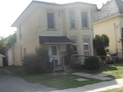 2 bedroom apartment Lower unit in a century home duplex with large windows and lots of woodwork. $1,...