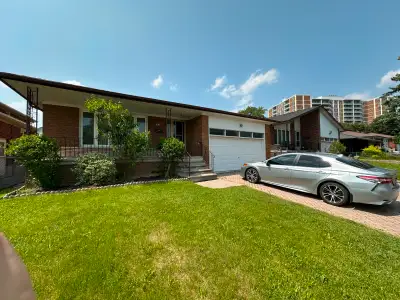 4 BEDROOMS + 2 BATHROOMS + IN-UNIT LAUNDRY + 2 OR 3 PARKINGS