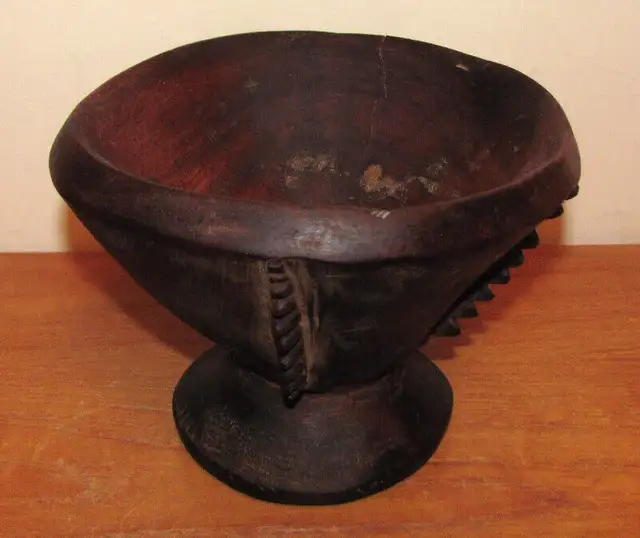 Vintage Authentic Ceremonial Kava Bowl From Solomon Islands63735877160705122