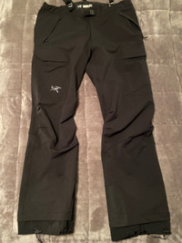 Arc’teryx Ski/Snowboard pants - XL