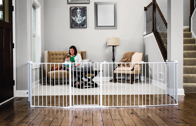  Baby/Pet  Gate super wide  and play yard 192 in like New in Gates, Monitors & Safety in Markham / York Region - Image 2
