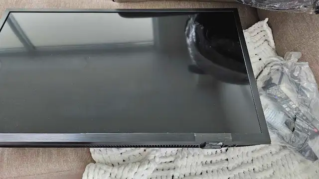 Samsung 32 inch TV in TVs in City of Toronto - Image 10
