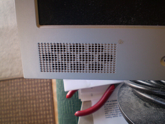 17 in Flat Monitor - MAG INNOVISION- Built-in Speakers in Monitors in Winnipeg - Image 4