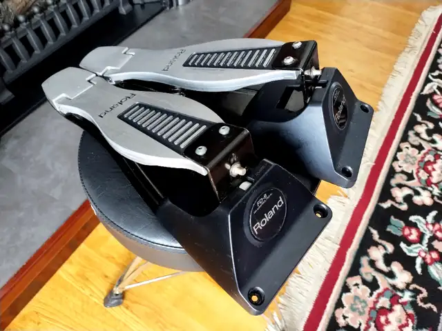 " 1.Roland FD-8 Compact Hi Hat Pedal " in Drums & Percussion in Belleville - Image 3