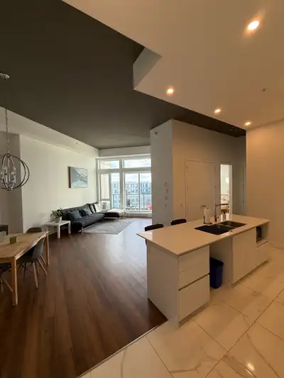 Penthouse 3 1/2 + bureau
