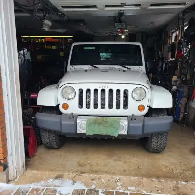 2013 4 Wd White As is sale.