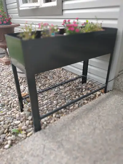 Raised metal garden bed, View more