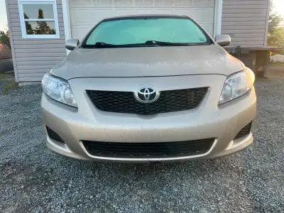 2009 Toyota Corolla 1.8 automatic transmission 190,000 kms has air conditioning power windows and lo...
