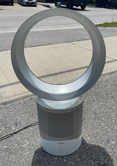 Keep your space cool and comfortable with this Dyson Air Multiplier fan, featuring signature bladele...