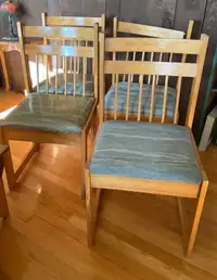 4 chaises en érable à donner 