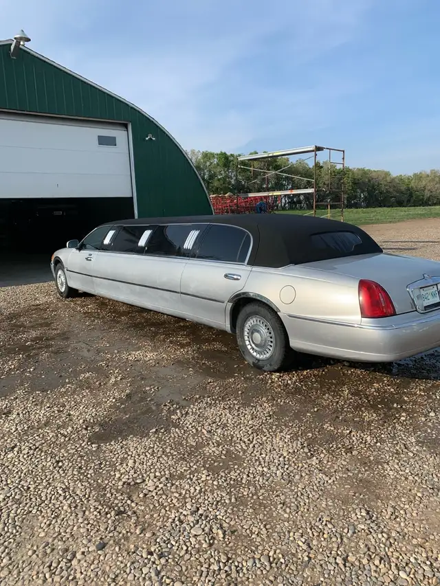 limousine ,PHONE Calls Only | Cars & Trucks | Saskatoon | Free local ...