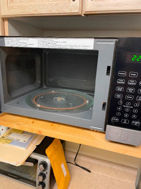 Microwave oven  900W output 1400W input