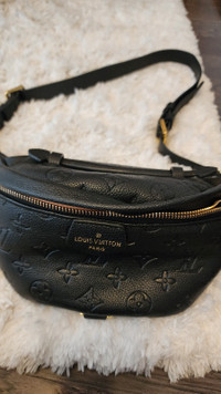 Black pouch purse bag fanny pack