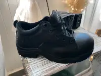Women’s work shoes/boots