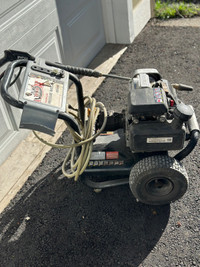 Honda powered 3200 psi power washer in good condition 