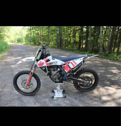 2022 FC250 This bike is a weapon best bike I’ve ever ridden in my life perfect for trails and track...