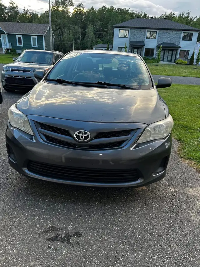Toyota Corolla 2011 in Cars & Trucks in Drummondville - Image 2