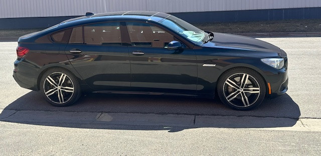2015 BMW GRAN TURISMO 550i xDrive 4dr Hatchback AWD - RARE FIND in Cars & Trucks in Calgary - Image 3