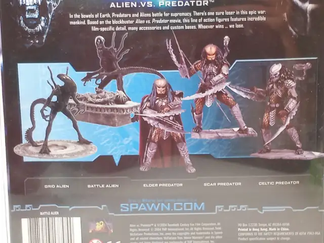 Alien vs Predator, AVP Battle Alien, McFarlane Toys Figure in Arts & Collectibles in Kitchener / Waterloo - Image 10