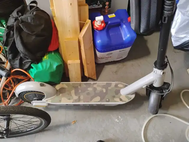 Ninebot electric scooter64014869184001121