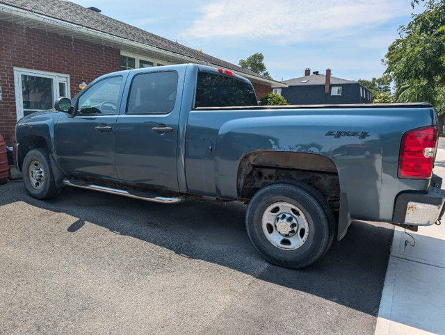2010 Chevy 2500HD - Crew Cab in Cars & Trucks in Ottawa