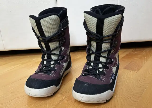 Snowboard Boots ~ women size 7 in Snowboard in Calgary - Image 7