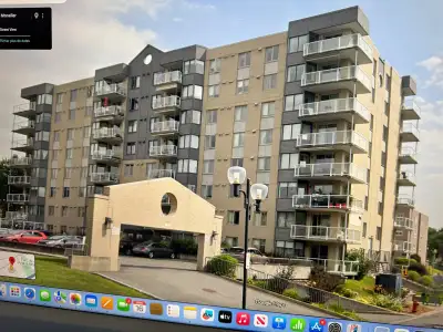 Appartement 3 1/2 spacieux entièrement meublé, très lumineux avec baie window, situé au 2ème étage a...