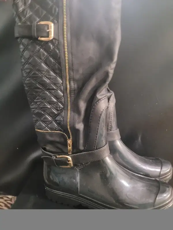 Shoes for Sale in Women's - Shoes in Oshawa / Durham Region - Image 8