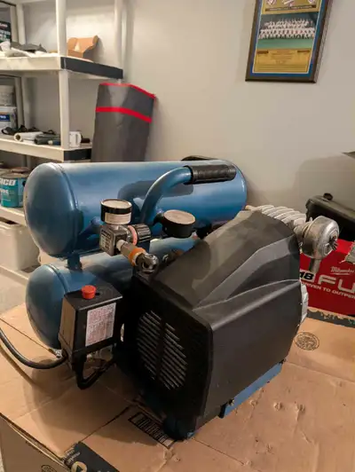 This is a used air compressor, ready to tackle your inflation needs! It comes equipped with a tank a...
