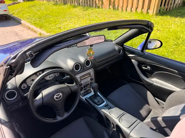 Miata with low mileage and automatic transmission!!!544786099796060166