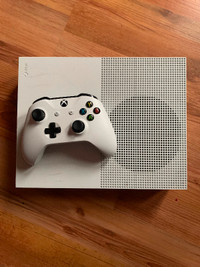 Xbox One S 1TB + Controller