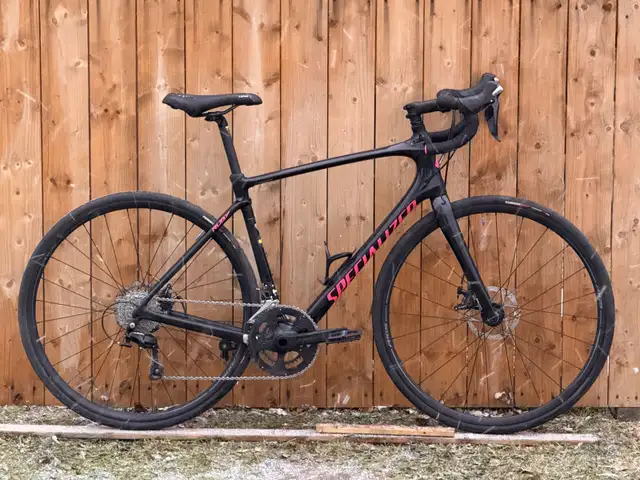 Carbon Fiber Specialized Ruby Sport Size 56 cm like new in Road in St. Catharines - Image 2