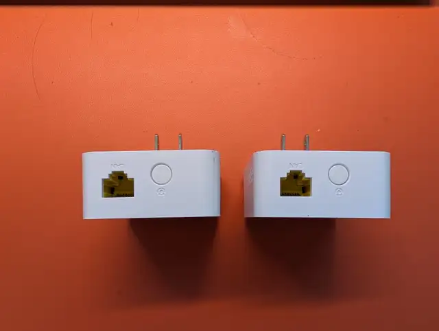 D Link DHP-600av Powerline Adapter (pair) in Networking in City of Toronto - Image 4