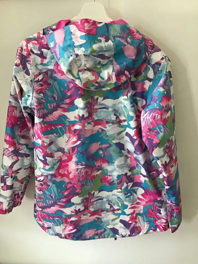 Northface Zipline Rain Jacket (Junior Girls size 18) in Kids & Youth in Ottawa - Image 10