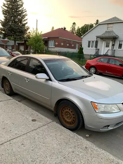 I'm selling my 2009 Hyundai Sonata, a reliable sedan with 248,000 kilometers, perfect for daily comm...