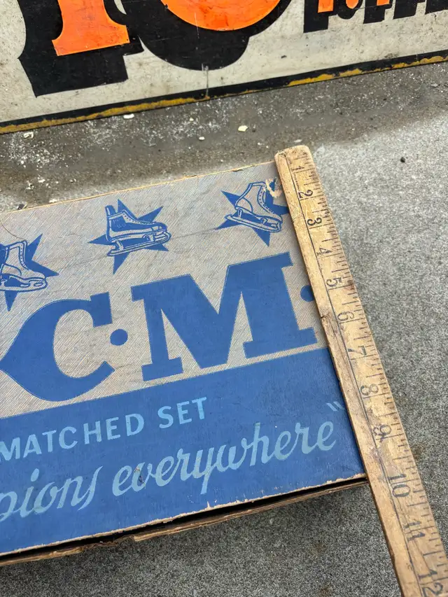 ⛸️ C.C.M. Matched Set Hockey Skate Box – Display Piece ⛸️ in Arts & Collectibles in City of Toronto - Image 7