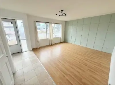 3 bedroom renovated house in SE Calgary - 10 mins to downtown