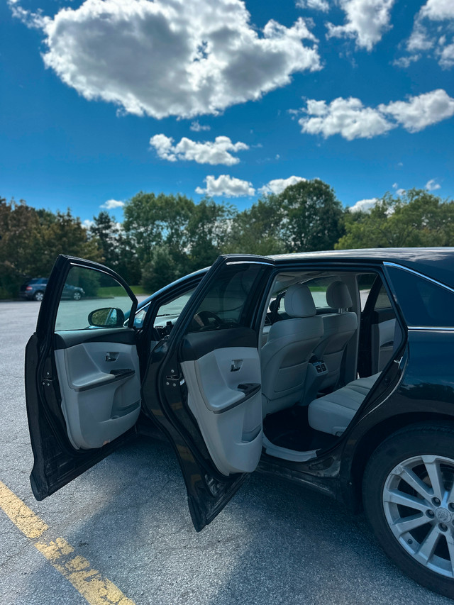 09 Toyota VENZA V6 in Cars & Trucks in City of Toronto - Image 2